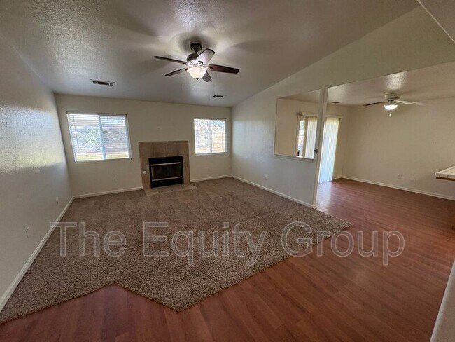 Building Photo - 905 S Laguna St