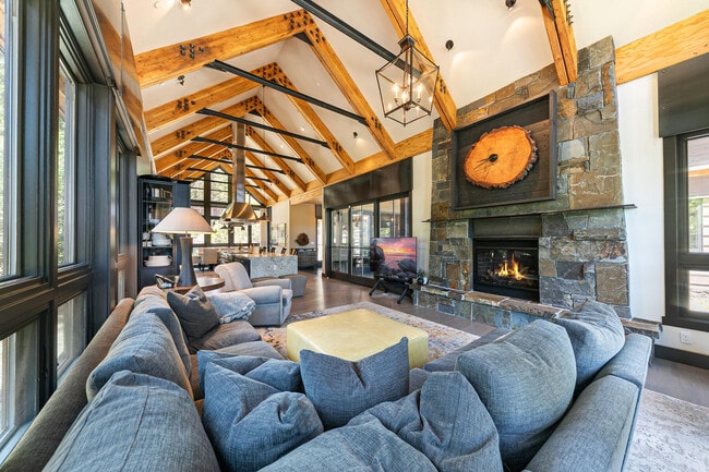Building Photo - 9269 Heartwood Dr