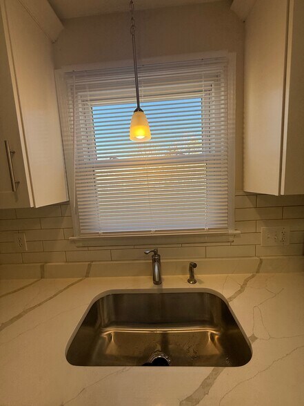Building Photo - 13416 Woodbriar Rdg