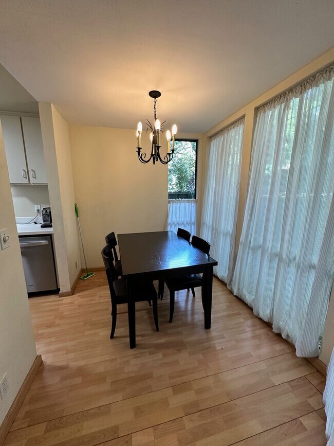 Building Photo - Bright Furnished 1BD/1BA Near UC Berkeley – Quiet, Updated & Move-In Ready
