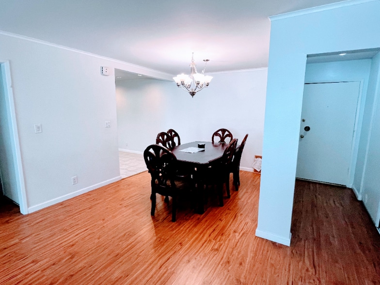 Building Photo - 300 Cagney Ln