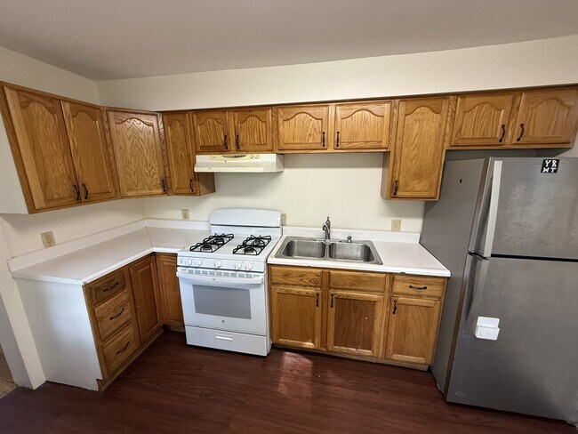 Primary Photo - 335 Spencer Rd
