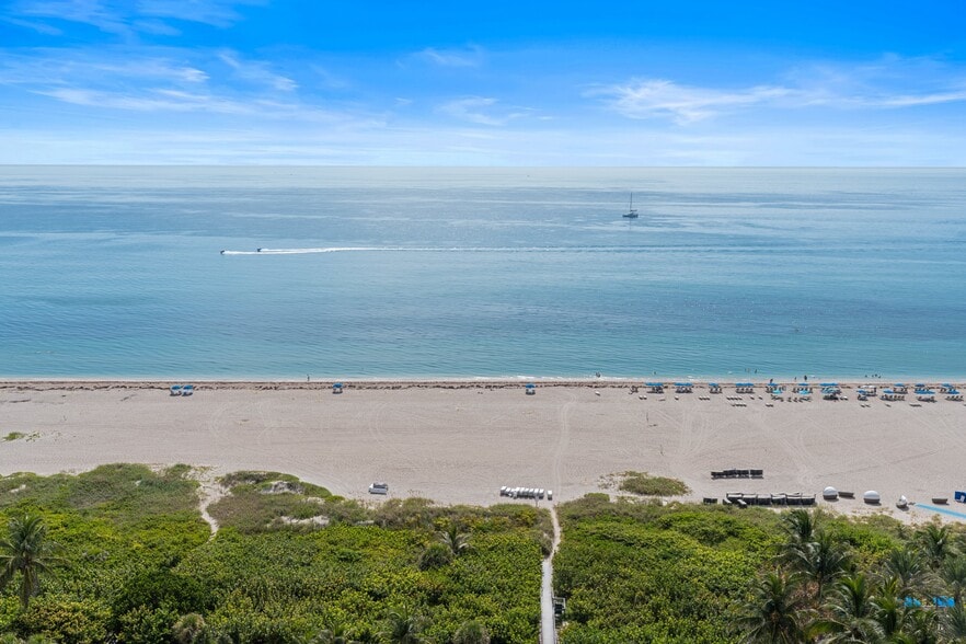 Building Photo - 3400 N Ocean Dr