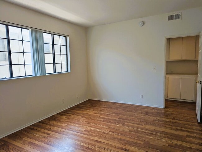 Building Photo - 3648 Motor Ave