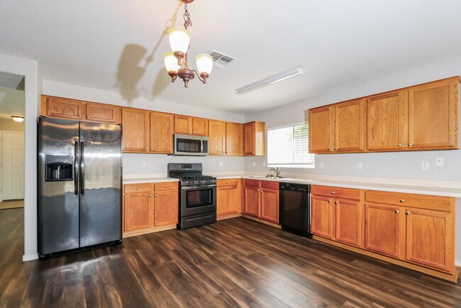 Building Photo - 12426 W Soledad St