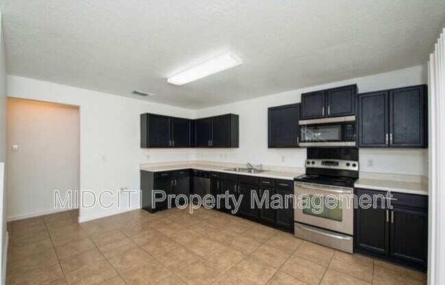 Building Photo - 9739 Chelsea Cir