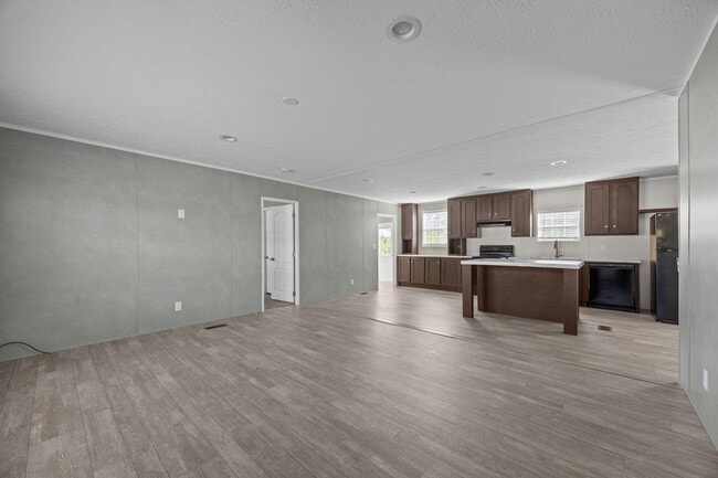 Building Photo - 944 Merrimon Rd