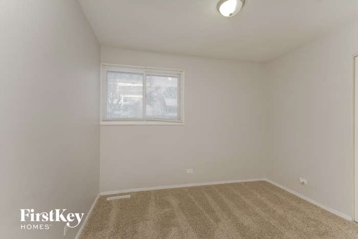 Building Photo - 1657 S Tyler Rd