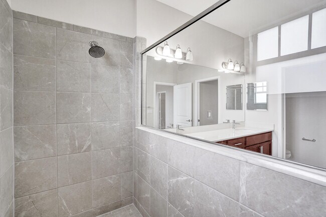 Building Photo - 4926 NW 48th Terrace