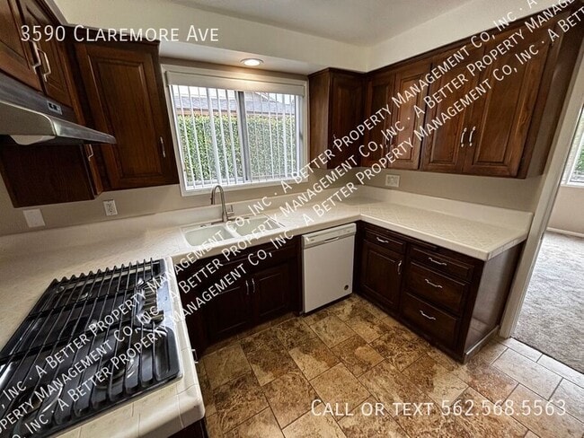 Building Photo - 3590 Claremore Ave