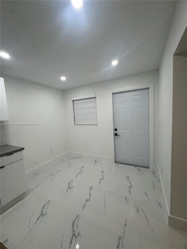 Primary Photo - 9508 NW 26th St