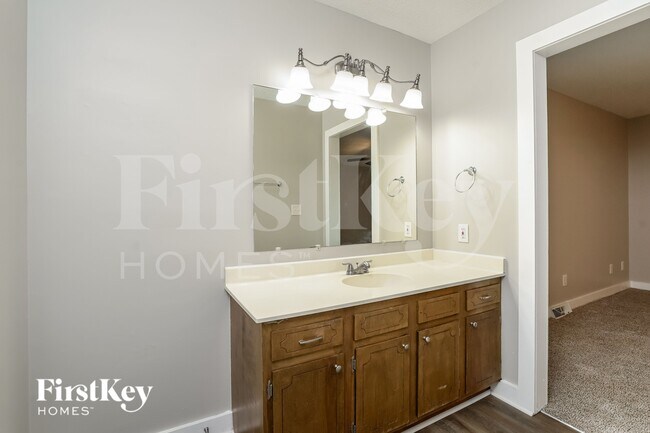 Building Photo - 8832 Belhaven Ct