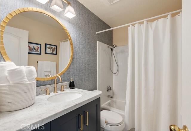 Building Photo - 17 Auvergne