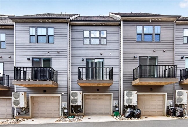 Building Photo - 530 Billingsley Rd