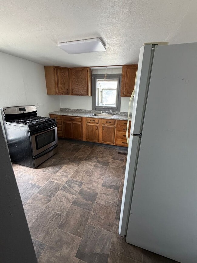Building Photo - Quaint one bedroom Home!