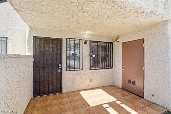 Building Photo - 3683 Lucido Dr