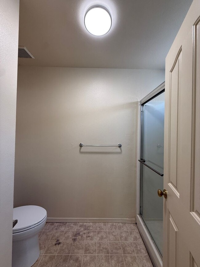 Building Photo - Single Story Home Located in The Gated Community of Hidden Pines