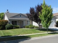 Building Photo - 4 bedroom 2 bath home located in Yuba City