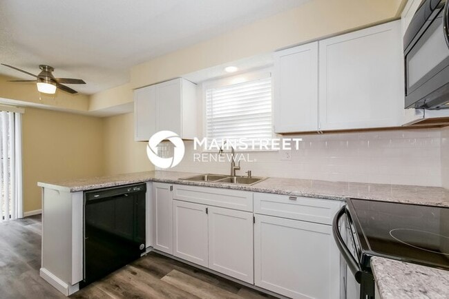 Building Photo - 3 Bedroom Pet-Friendly Home in BLUE SPRINGS, MO with Main Street Renewal