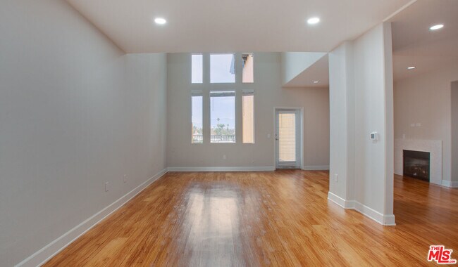 Building Photo - 340 Hauser Blvd