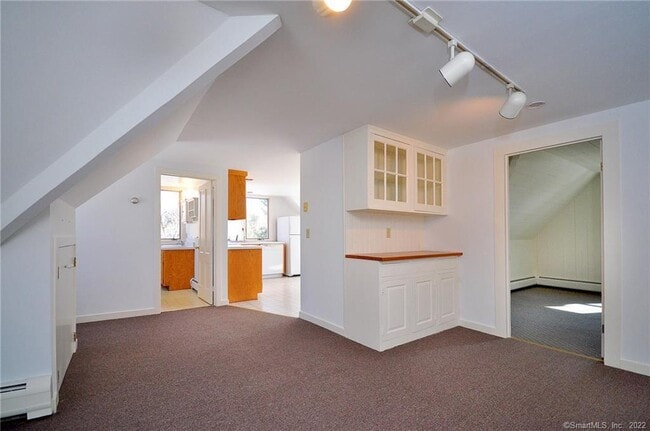 Building Photo - 387 South St