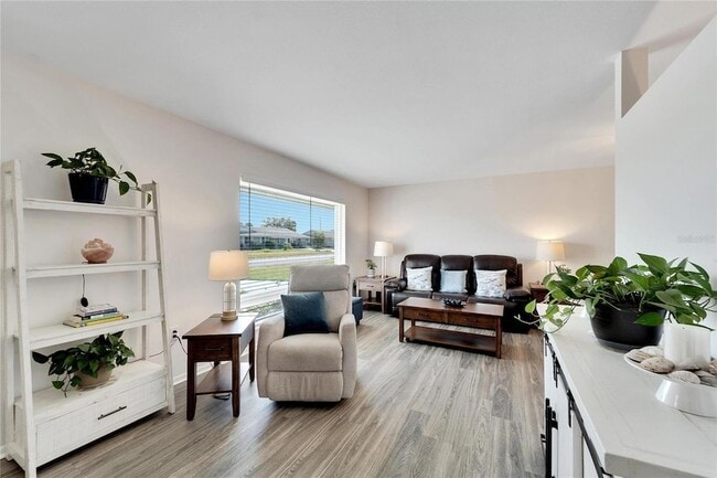 Building Photo - 1216 Hacienda Dr