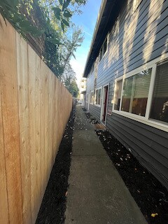 Building Photo - 1666 SE Umatilla St