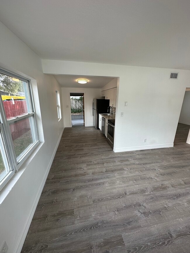 Building Photo - 2383 Chaucer St