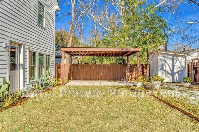 Building Photo - 1716 Reynolds St