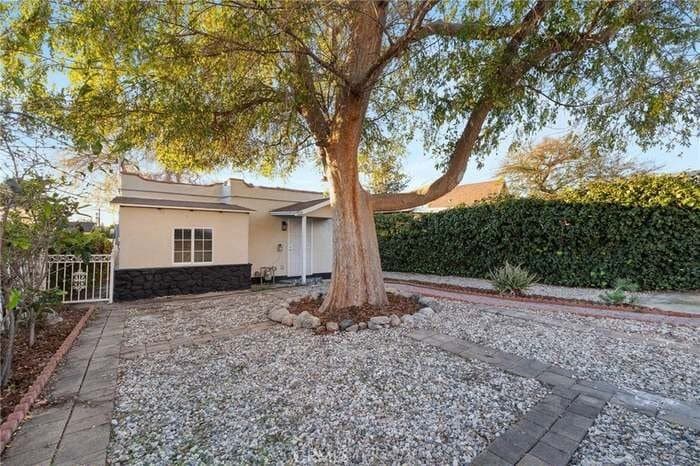 Building Photo - 10607 Whitegate Ave