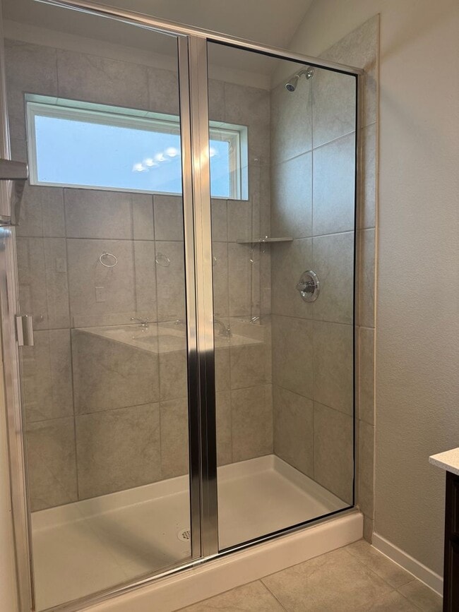 Building Photo - 2 BR/2BA | Single Family Home | 1-Car Garage Parking | Fenced backyard  In Austin!