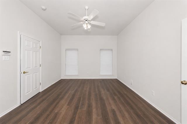 Building Photo - 2230 Park Hurst Dr