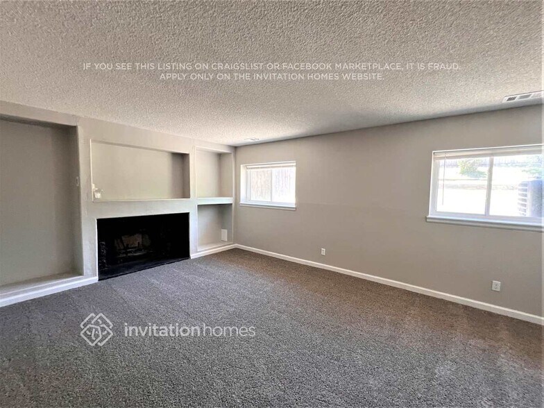 Building Photo - 21320 E Aberdeen Pl