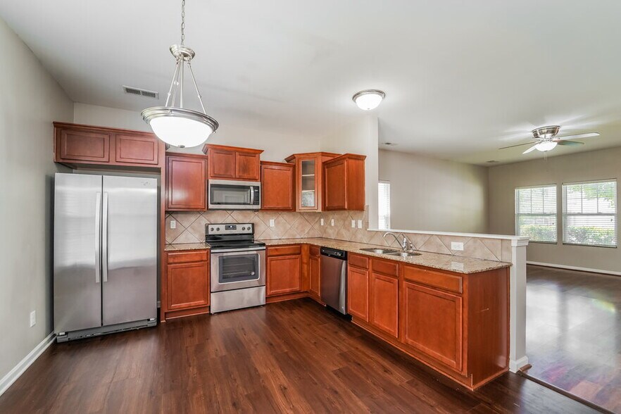 Building Photo - 1040 Joselynn Drive