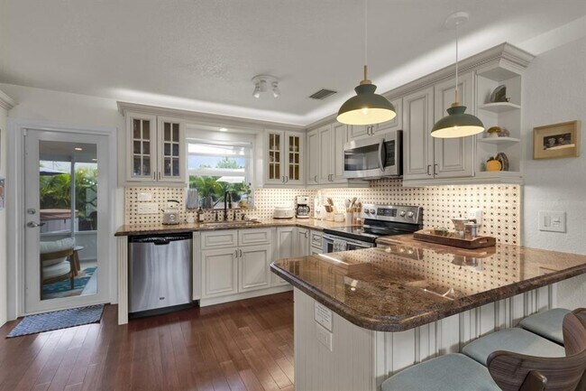 Building Photo - 2611 NE 20th St