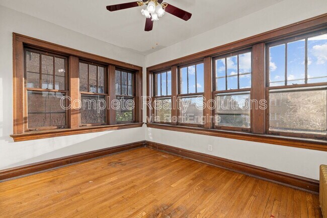 Building Photo - 3948 S Grand Blvd