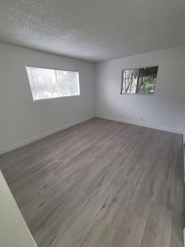 Building Photo - 1026 Arlington Ave