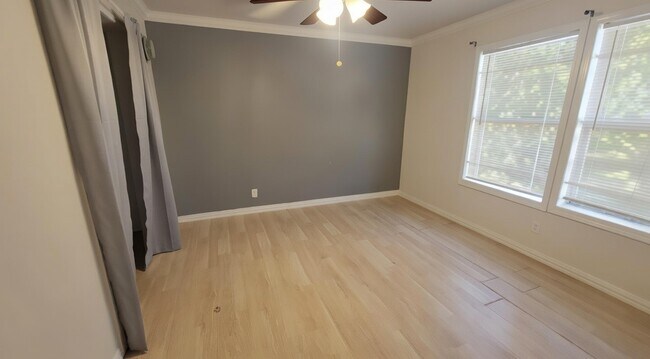 Building Photo - 941 Ashland Blvd