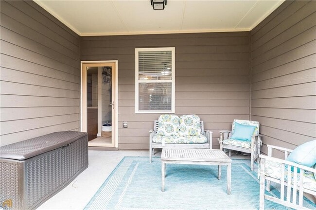 Building Photo - 413 Fern Bay Dr SW