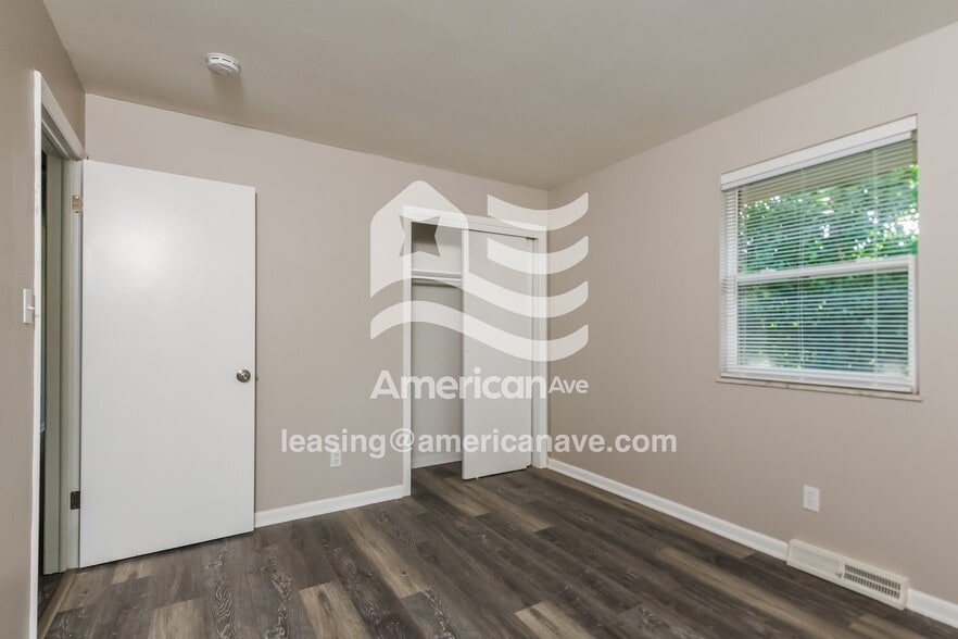 Building Photo - 2403 Falmouth Ave