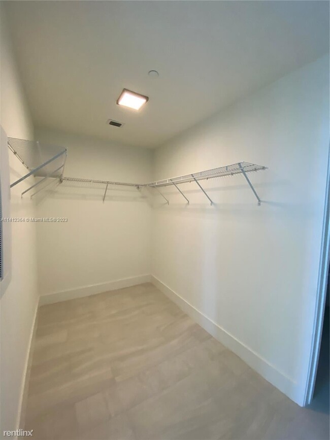 Building Photo - 2 br, 2 bath Condo - 2000 Metropica Way Ap...