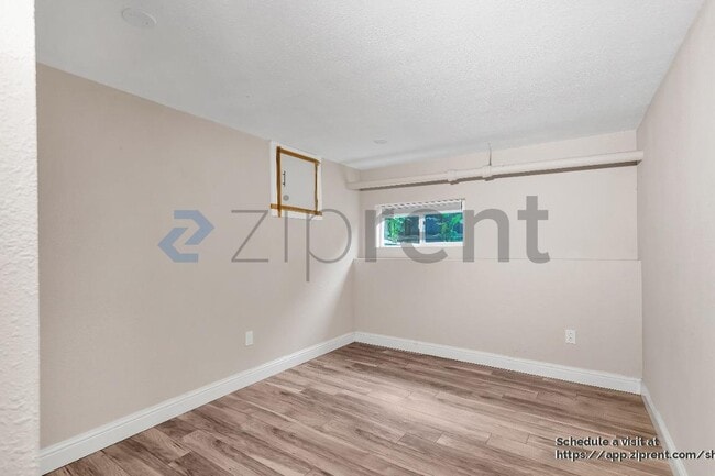 Building Photo - 341 Malcolm Ave