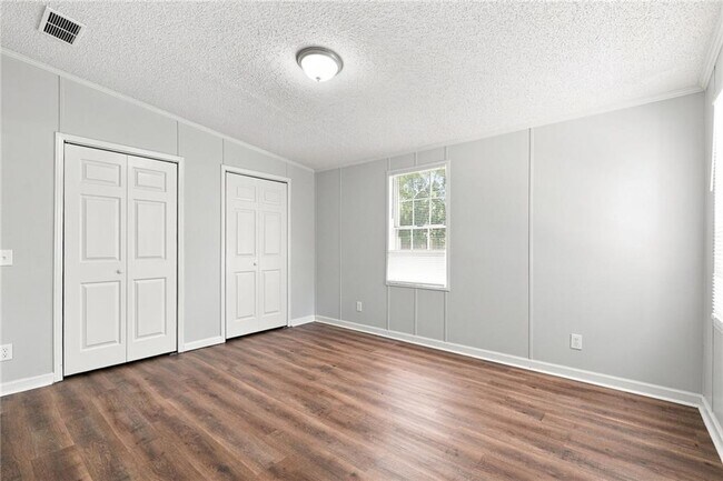 Building Photo - 4980 New Horizon Dr