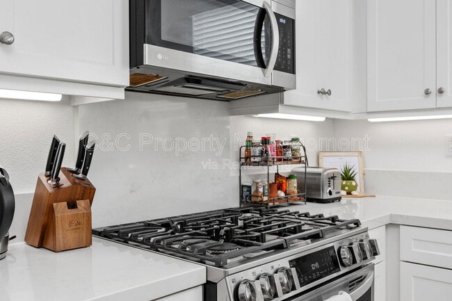 Building Photo - 2215 S Cordon Gln