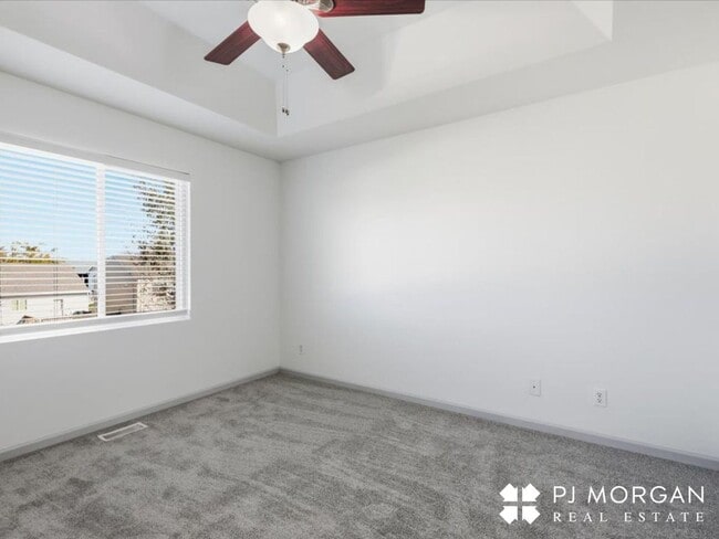 Building Photo - 19378 V St