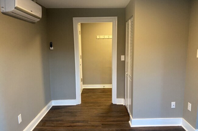 Building Photo - Merchants Lofts V-Upgraded 1 Bedroom