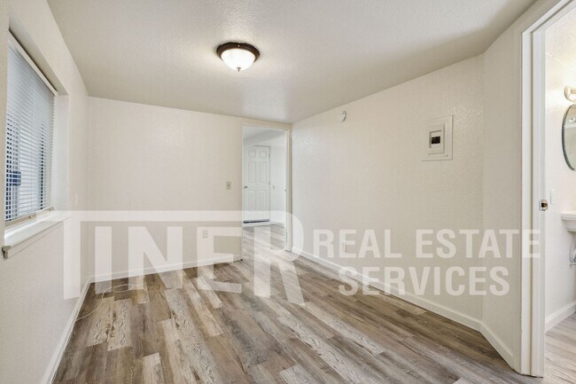 Building Photo - 2044 20th Ave