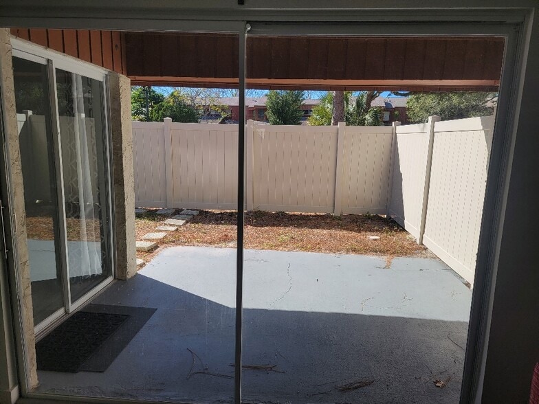 Building Photo - 2056 Sunset Point Rd