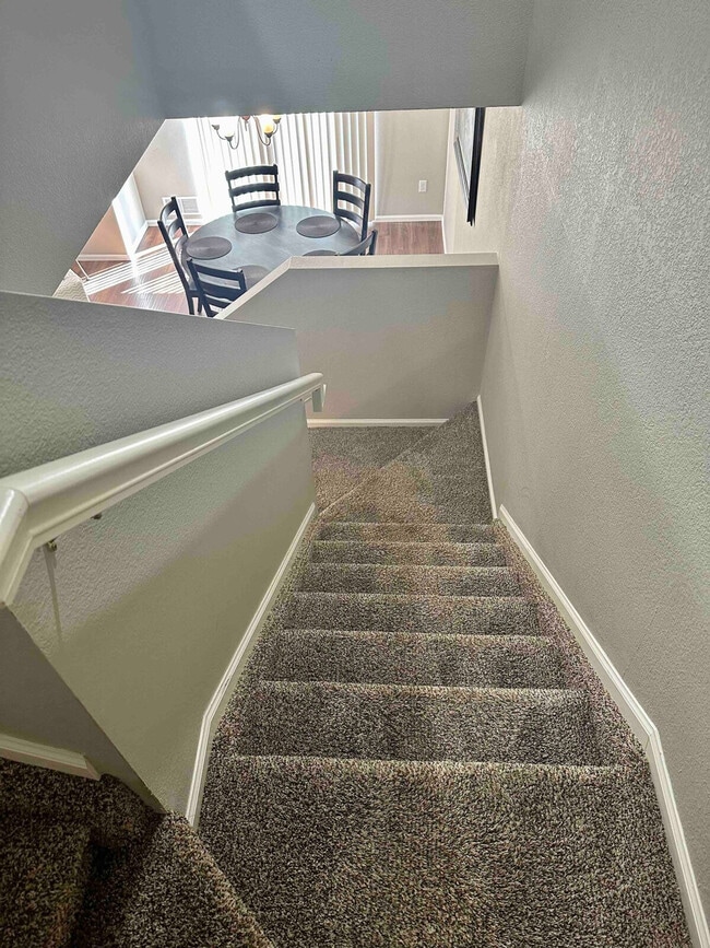 Building Photo - 12810 Roosevelt Ln