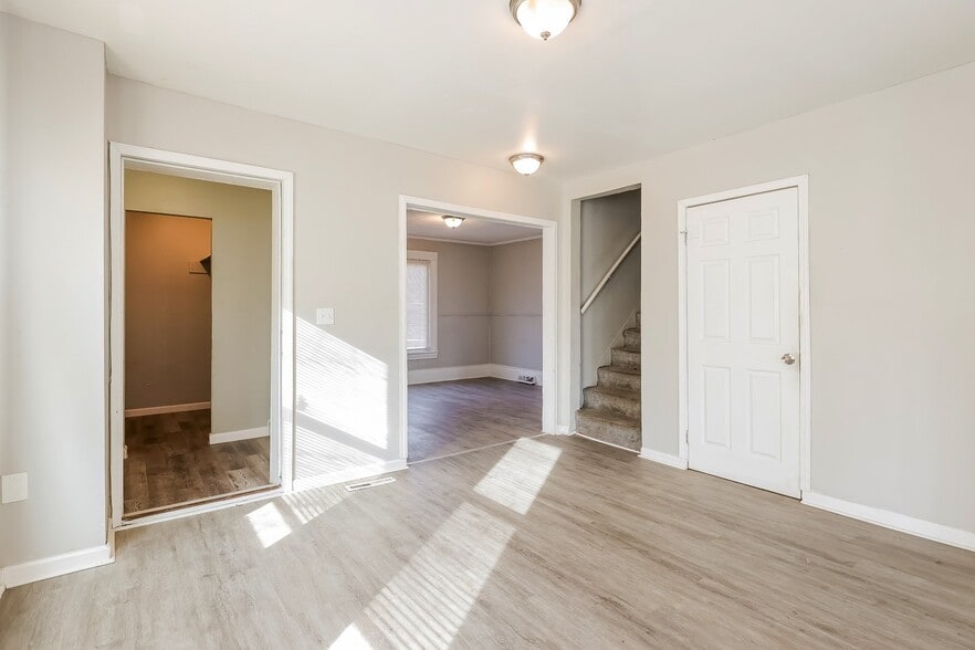 Building Photo - 147 Avery St